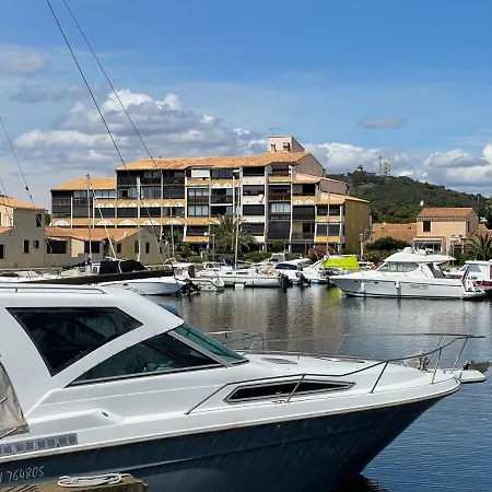 Résidence Port Venus -au Village Naturiste -avec Vue Sur Le Port Et La Appartement Agde